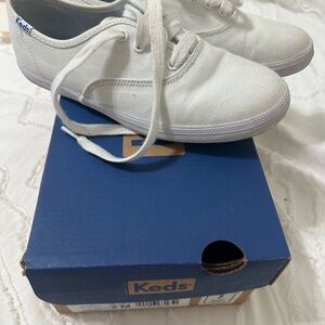 Keds White Canvas Sneakers Classic Minimalist Design